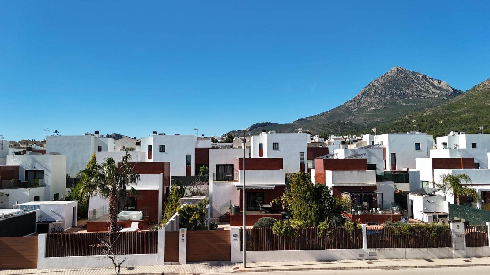 3 bedroom Villa for sale in Polop with pool - € 540,000 (Ref: 9619416)