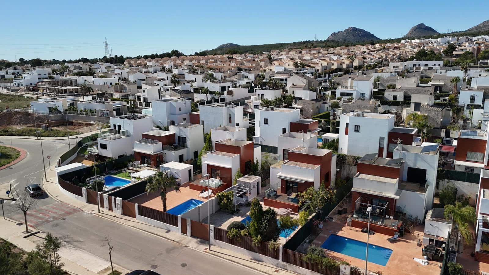 3 bedroom Villa for sale in Polop with pool - € 540,000 (Ref: 9619416)