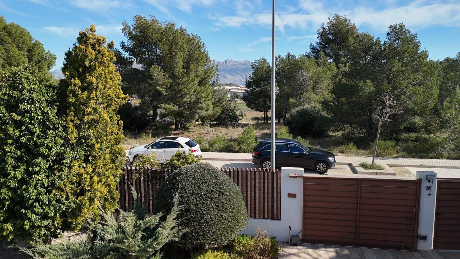 3 bedroom Villa for sale in Polop with pool - € 540,000 (Ref: 9619416)