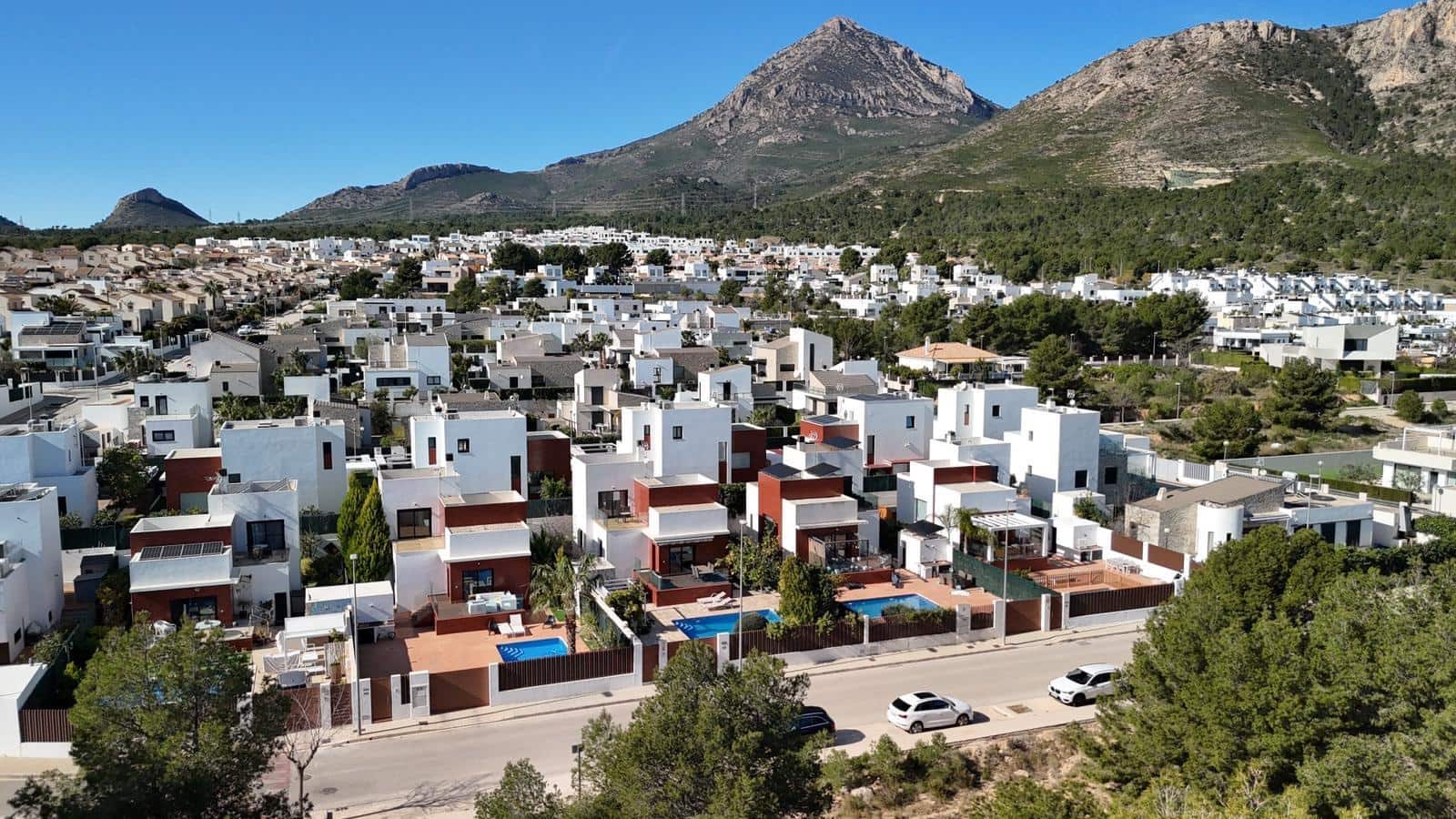 3 bedroom Villa for sale in Polop with pool - € 540,000 (Ref: 9619416)