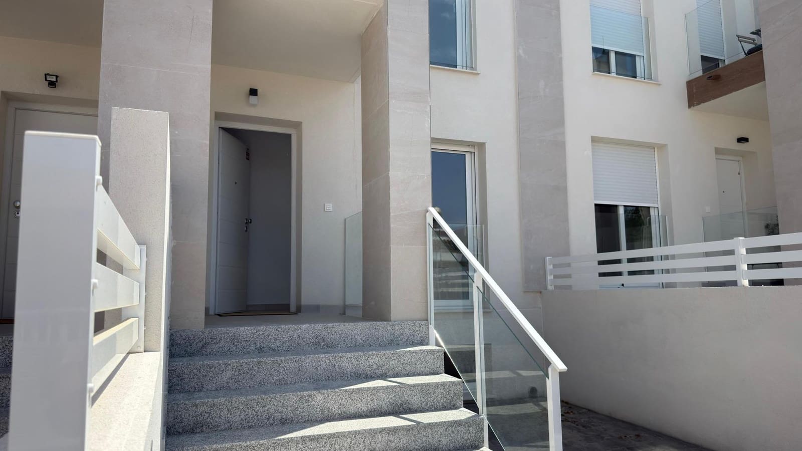 2 Zimmer Apartment zu vermieten in Gran Alacant mit Pool - 1.300 € (Ref: 9627685)