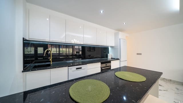 3 makuuhuone Asunto vuokrattavana paikassa Alicante kaupunki - 1 300 € (Ref: 9634409)