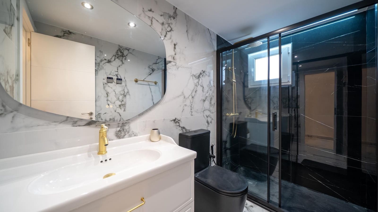 3 makuuhuone Asunto vuokrattavana paikassa Alicante kaupunki - 1 300 € (Ref: 9634409)