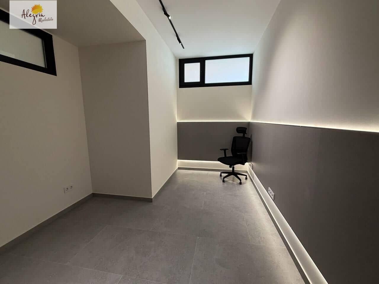 Office for sale in Valencia city - € 828,000 (Ref: 9645137)