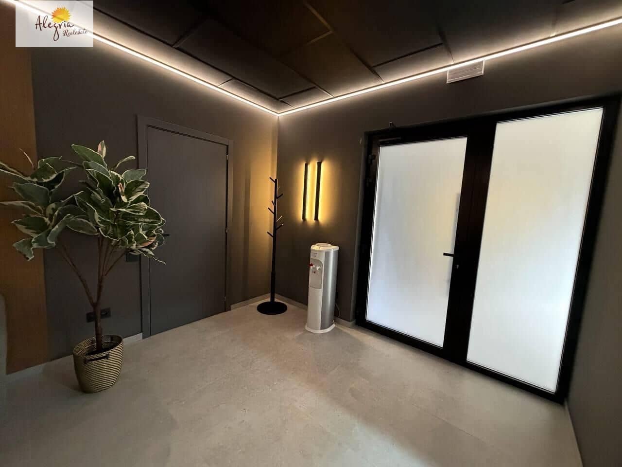 Office for sale in Valencia city - € 828,000 (Ref: 9645137)