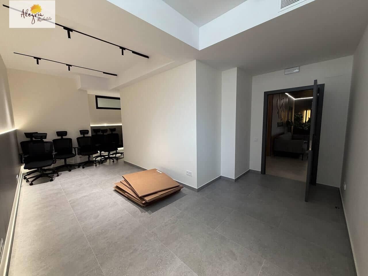 Office for sale in Valencia city - € 828,000 (Ref: 9645137)