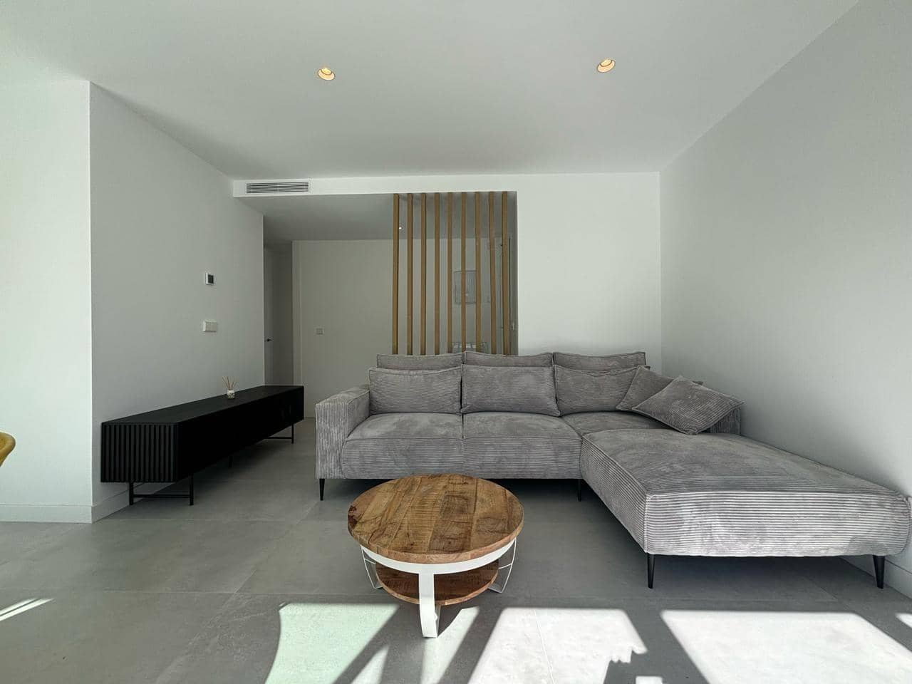 2 bedroom Terraced Villa for rent in Monforte del Cid with pool - € 1,300 (Ref: 9645138)