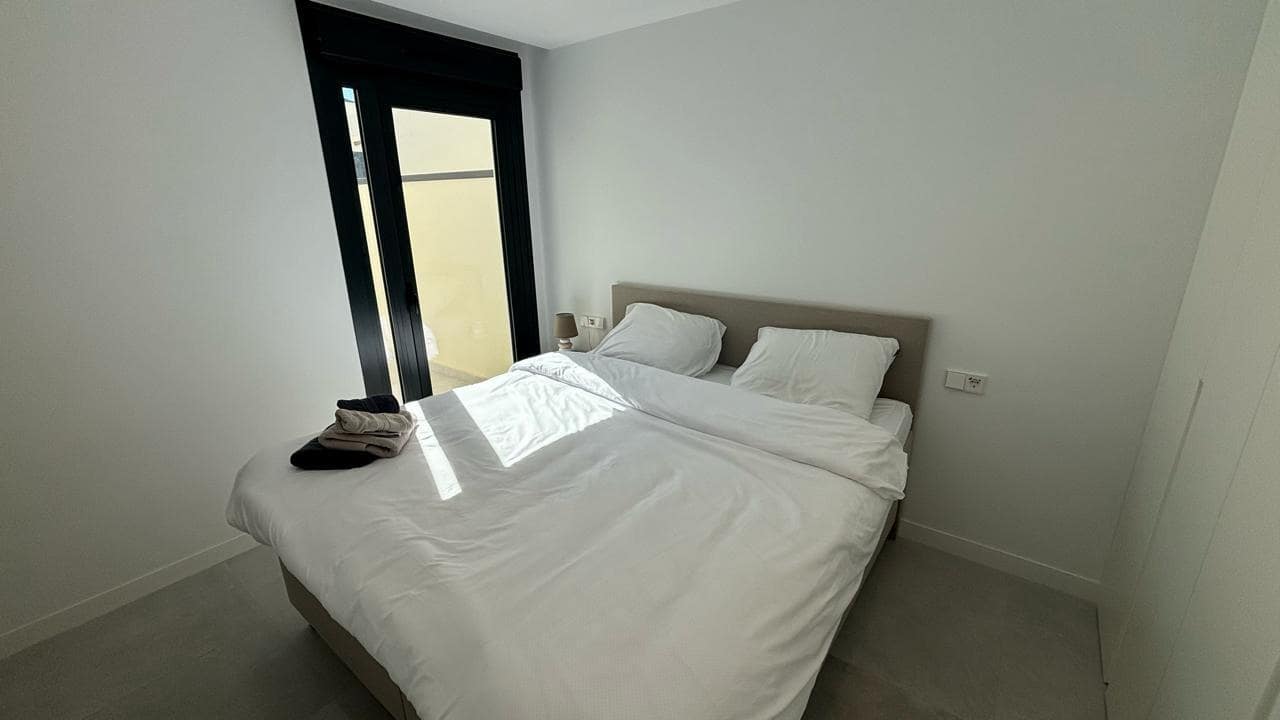 2 bedroom Terraced Villa for rent in Monforte del Cid with pool - € 1,300 (Ref: 9645138)