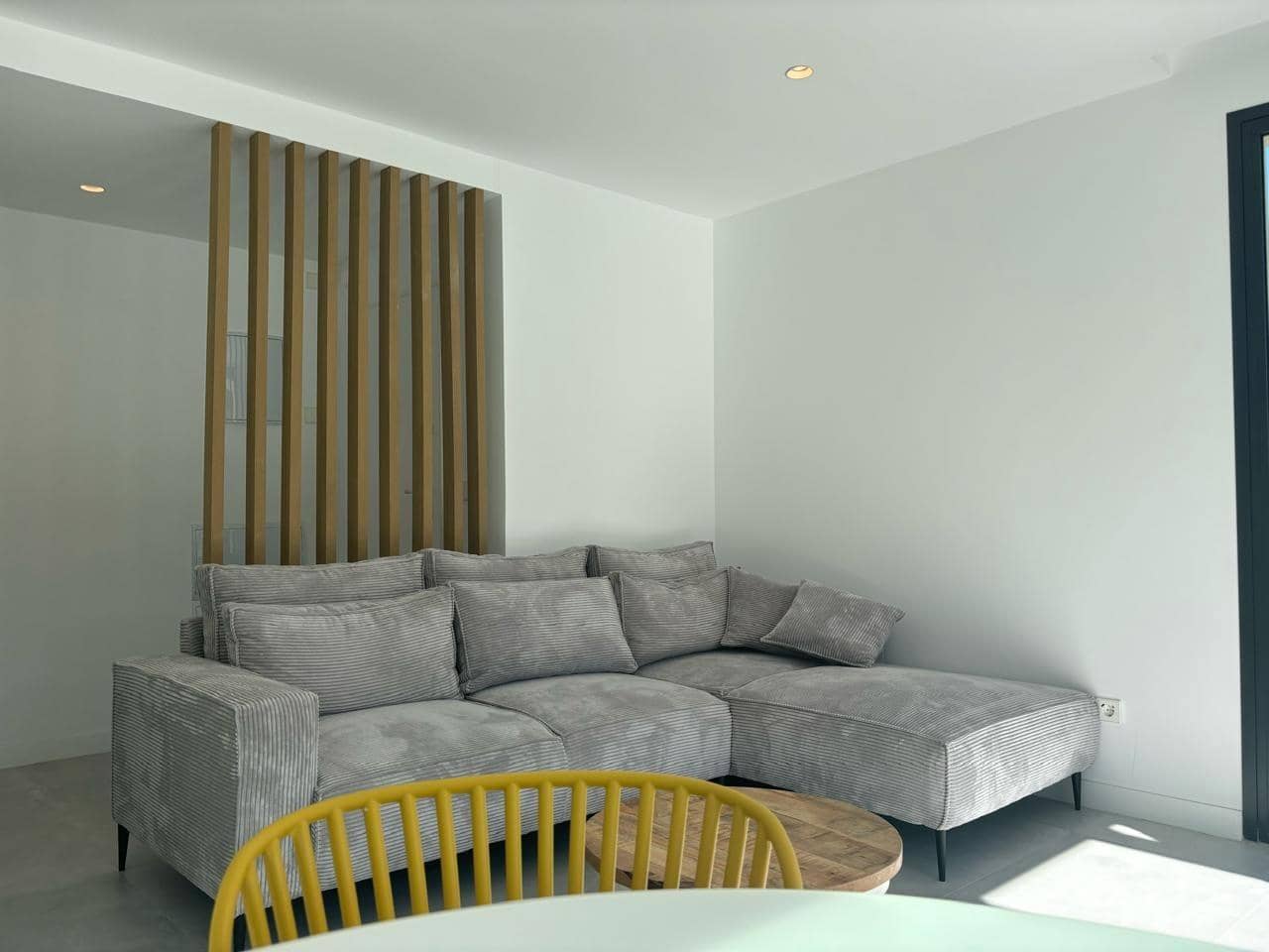 2 bedroom Terraced Villa for rent in Monforte del Cid with pool - € 1,300 (Ref: 9645138)