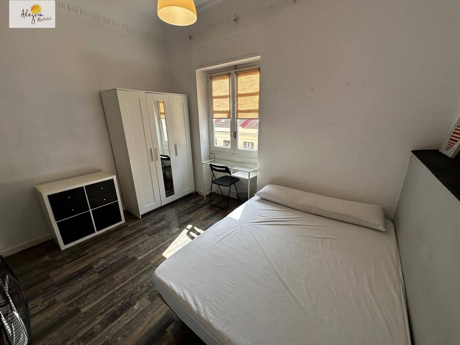 3 Zimmer Apartment zu vermieten in Valencia Stadt - 1.300 € (Ref: 9648273)