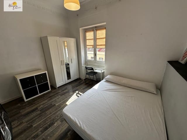 3 sovrum Lägenhet att hyra i Camins al Grau, Valencia stad - 1 300 € (Ref: 9648273)