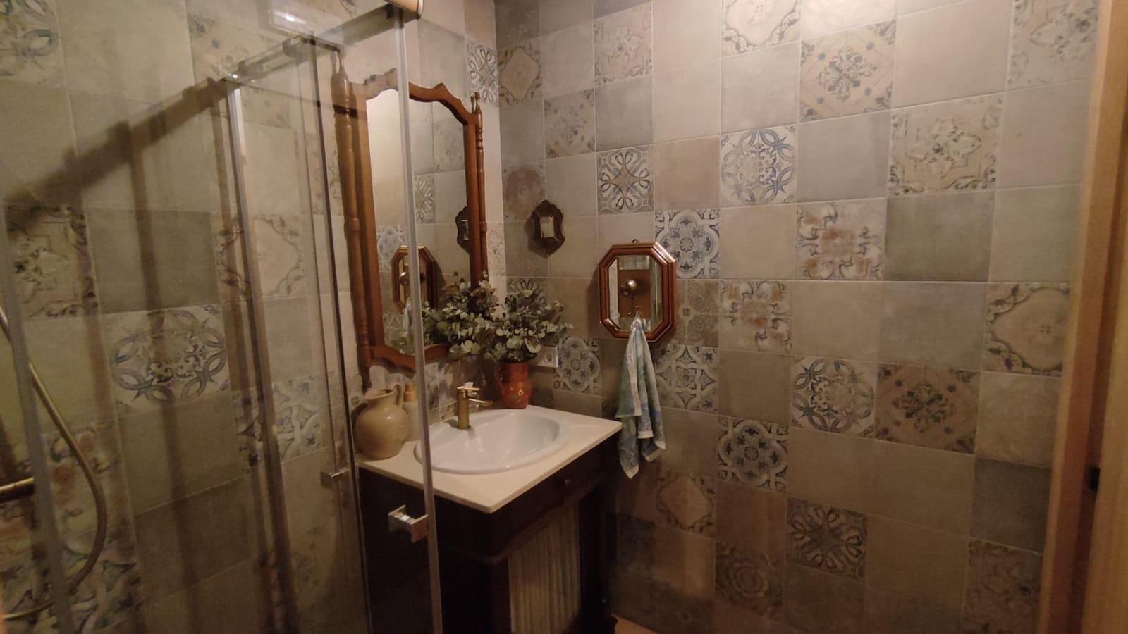 Commercial for sale in Alicante / Alacant city - € 95,000 (Ref: 9648274)