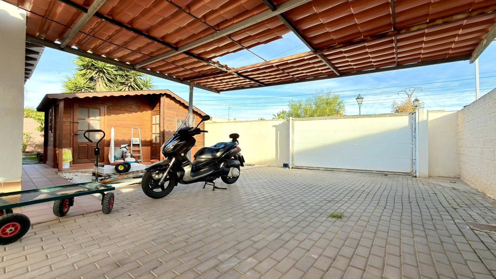 3 bedroom Villa for sale in Playa de Muchavista with pool - € 975,000 (Ref: 9652113)