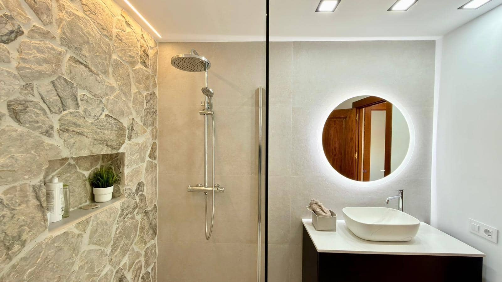 3 bedroom Villa for sale in Playa de Muchavista with pool - € 975,000 (Ref: 9652113)