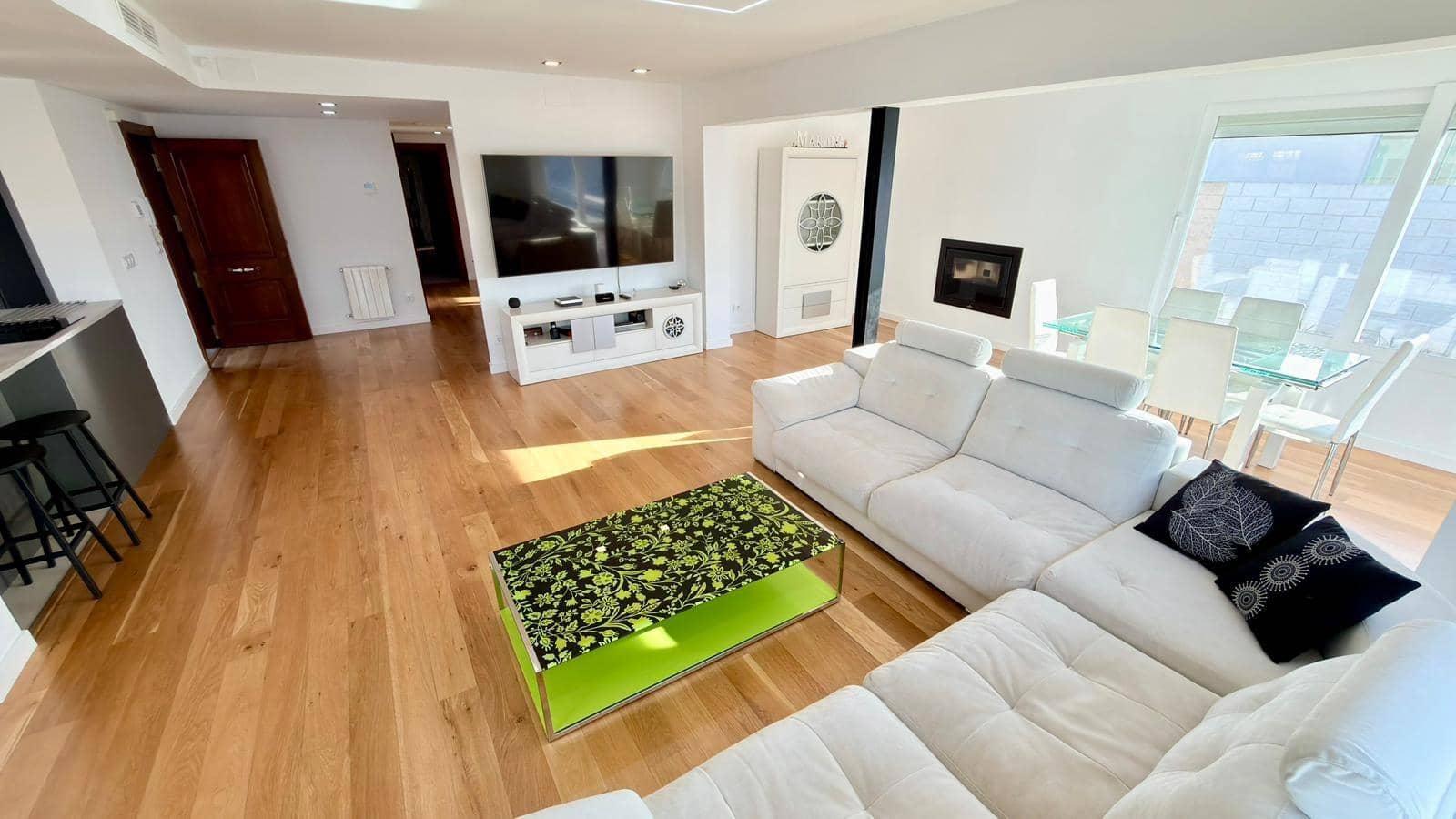 3 bedroom Villa for sale in Playa de Muchavista with pool - € 975,000 (Ref: 9652113)