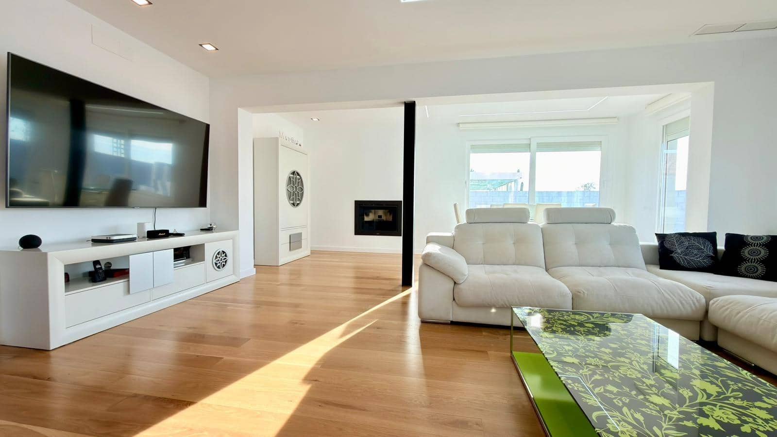 3 bedroom Villa for sale in Playa de Muchavista with pool - € 975,000 (Ref: 9652113)