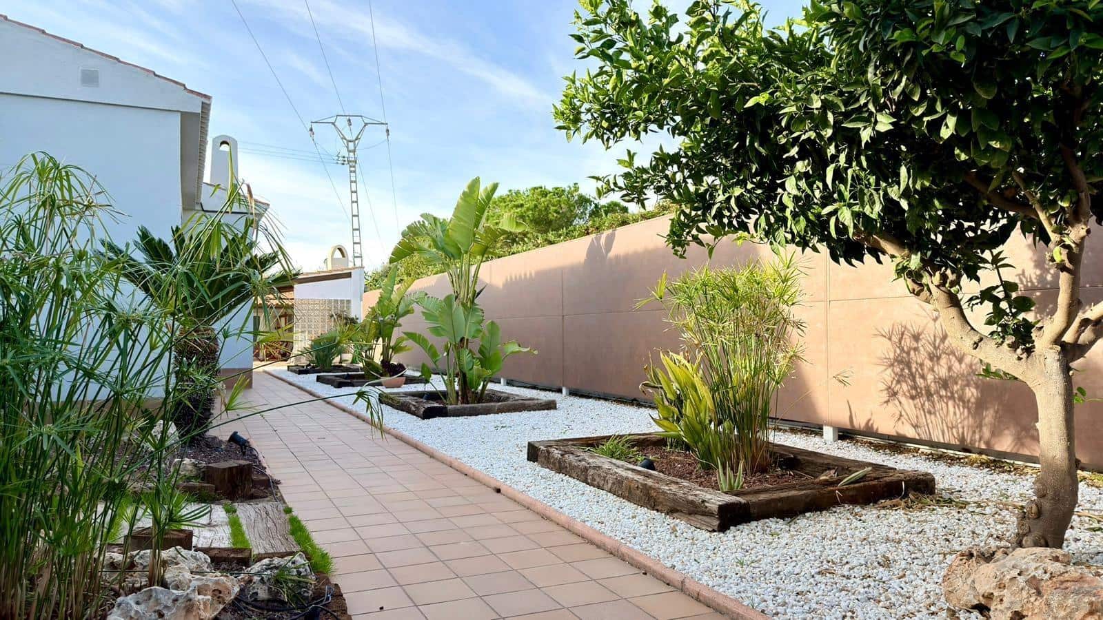 3 bedroom Villa for sale in Playa de Muchavista with pool - € 975,000 (Ref: 9652113)