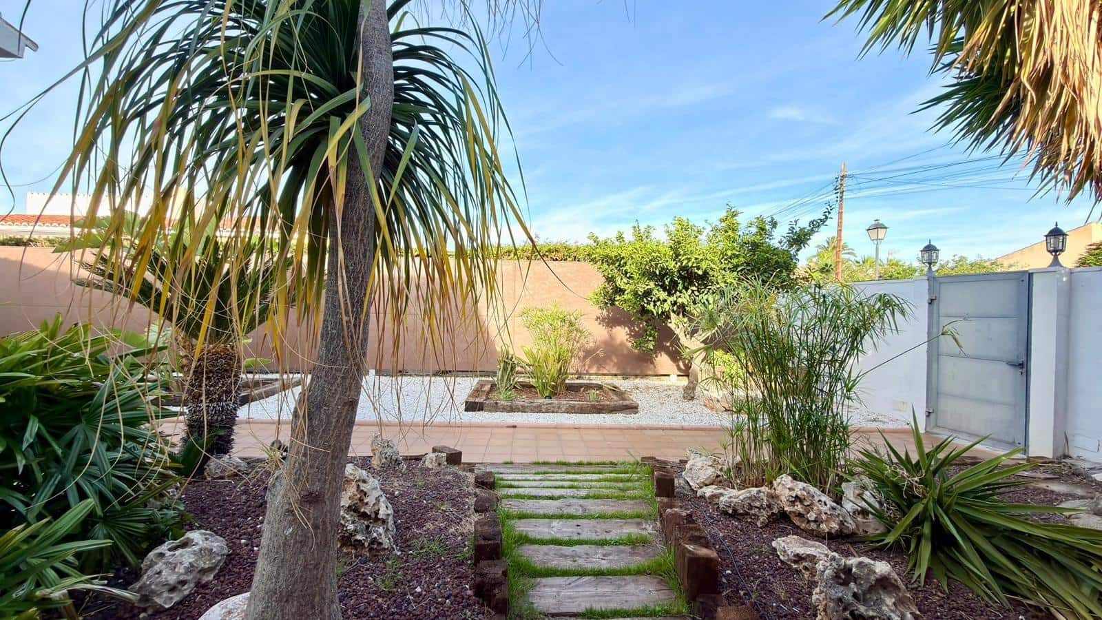 3 bedroom Villa for sale in Playa de Muchavista with pool - € 975,000 (Ref: 9652113)