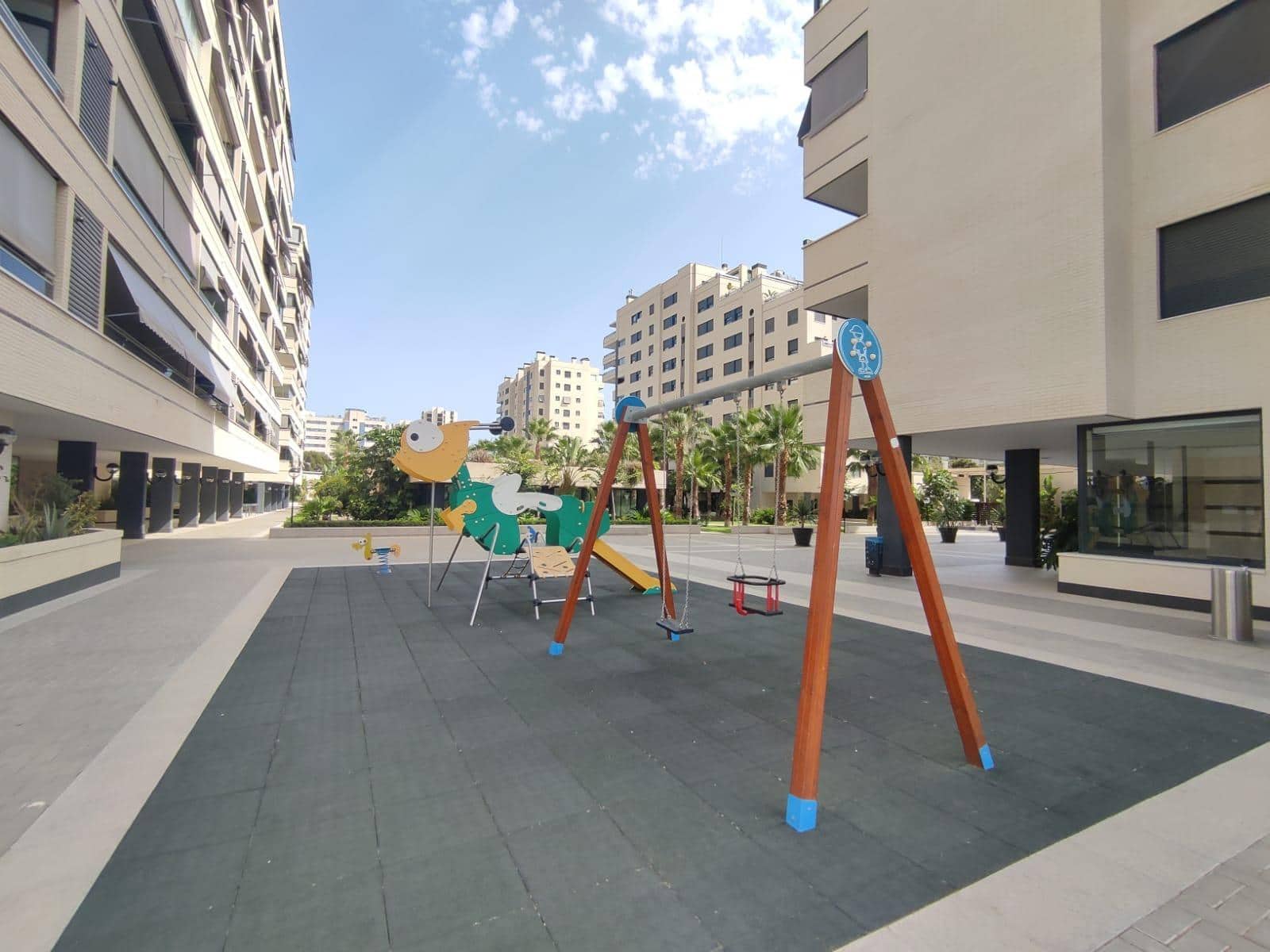 2 camera da letto Appartamento da affittare in Playa de San Juan con piscina garage - 1.500 € (Rif: 9656197)