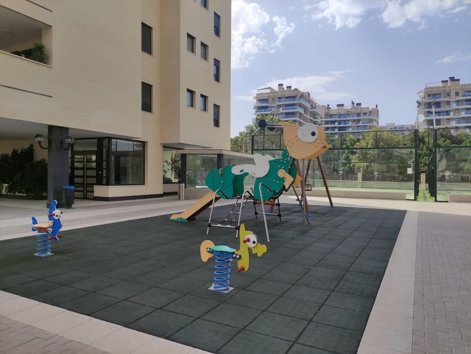 2 camera da letto Appartamento da affittare in Playa de San Juan con piscina garage - 1.500 € (Rif: 9656197)