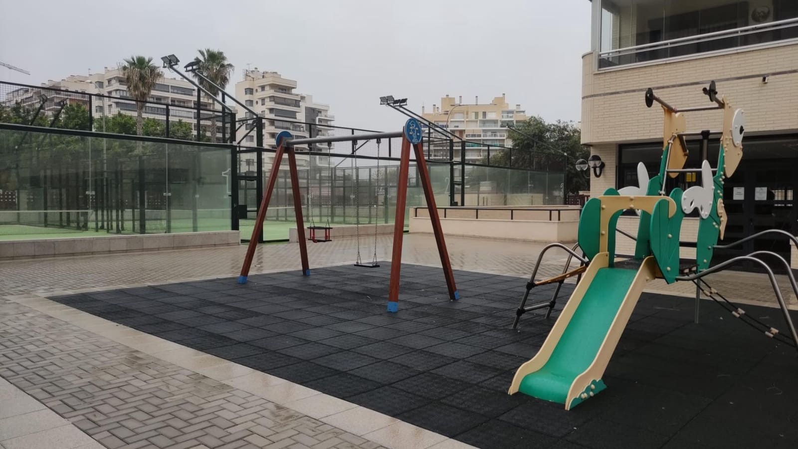 2 camera da letto Appartamento da affittare in Playa de San Juan con piscina garage - 1.500 € (Rif: 9656197)