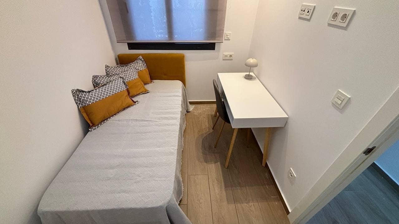 3 bedroom Flat for rent in Finestrat with pool - € 1,800 (Ref: 9659526)