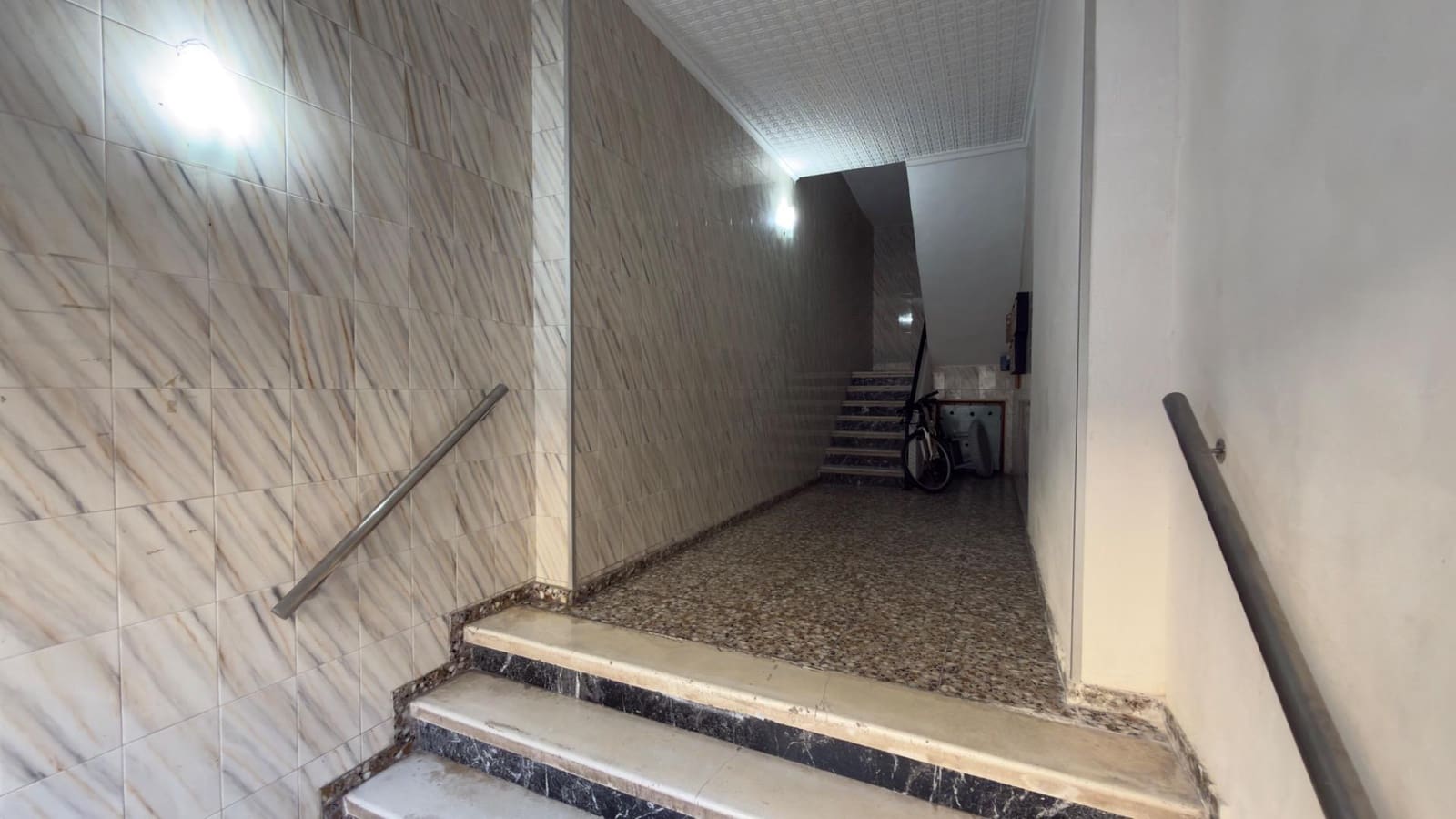 3 Zimmer Apartment zu verkaufen in Alicante / Alacant Stadt - 119.000 € (Ref: 9659527)