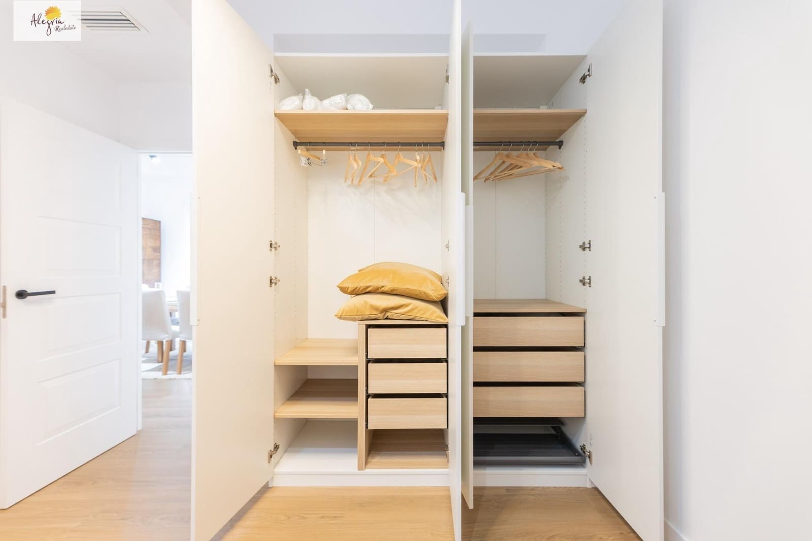 Apartamento de 2 habitaciones en València ciudad en alquiler - 1.600 € (Ref: 9666616)