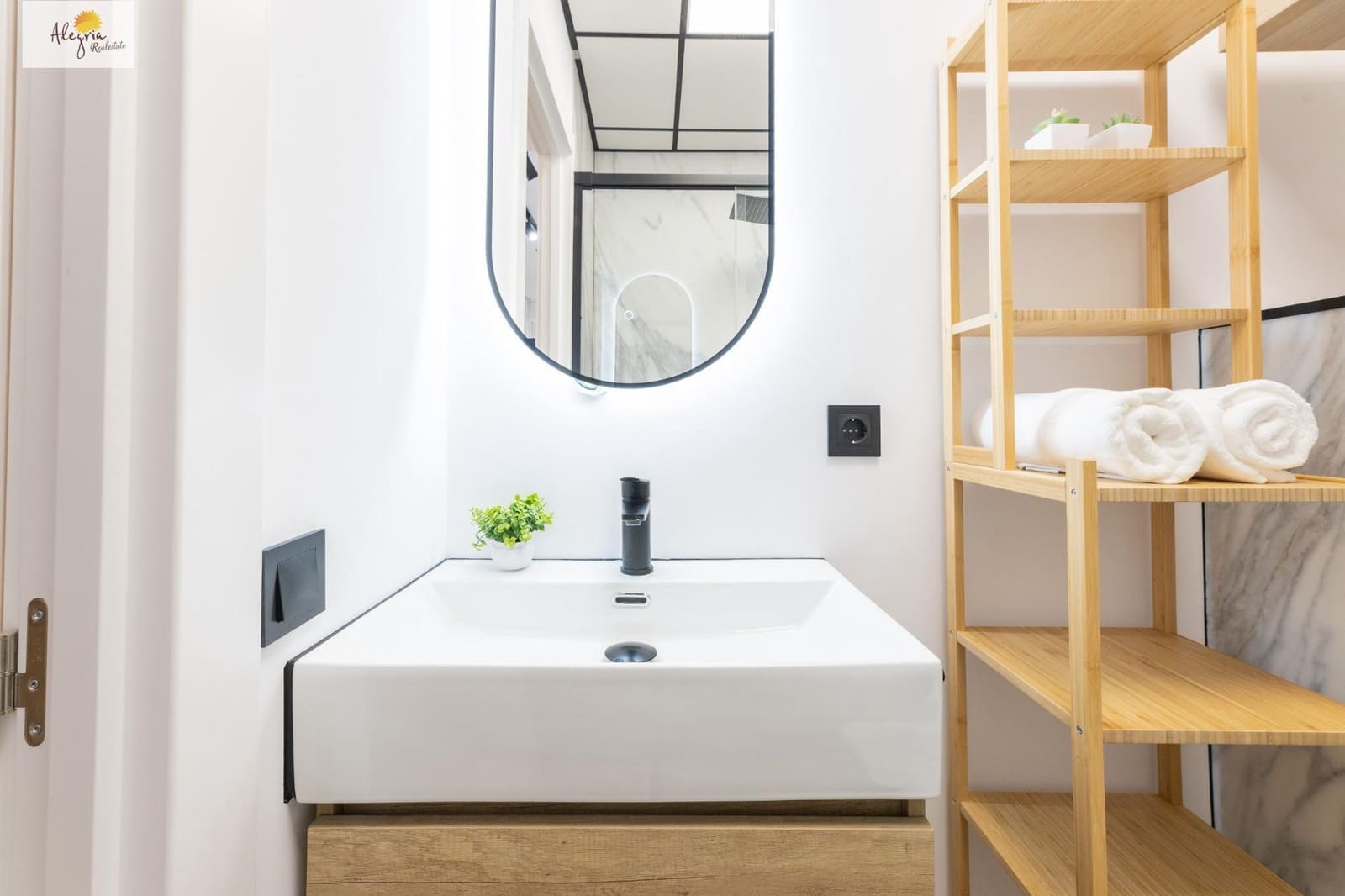 Apartamento de 2 habitaciones en València ciudad en alquiler - 1.600 € (Ref: 9666616)