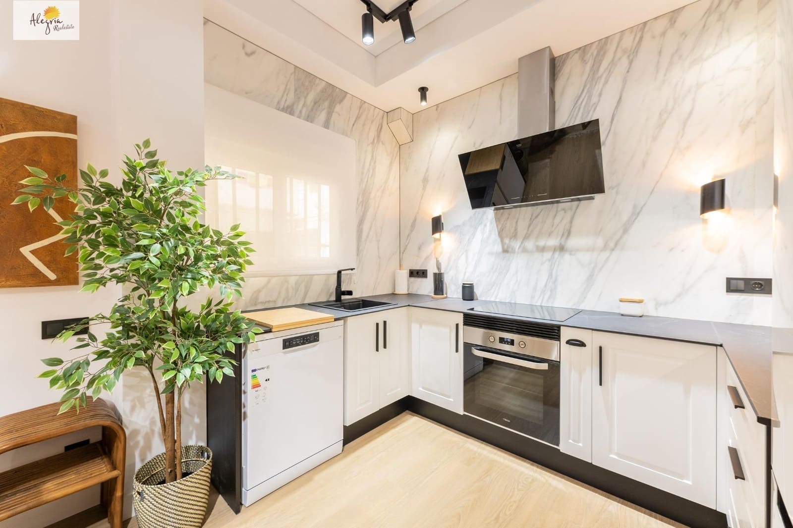 Apartamento de 2 habitaciones en València ciudad en alquiler - 1.600 € (Ref: 9666616)