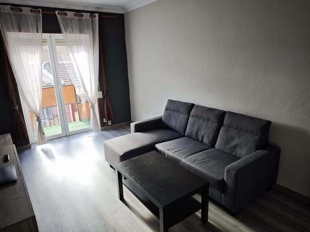 4 quarto Apartamento para arrendar em Carolinas Altas, Alicante cidade - 900 € (Ref: 9677578)