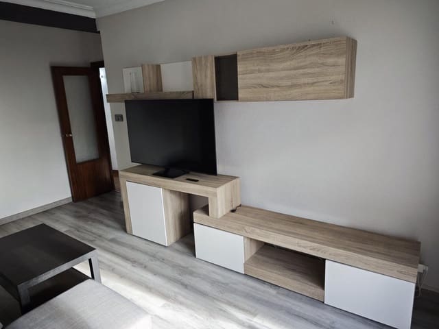 4 quarto Apartamento para arrendar em Carolinas Altas, Alicante cidade - 900 € (Ref: 9677578)