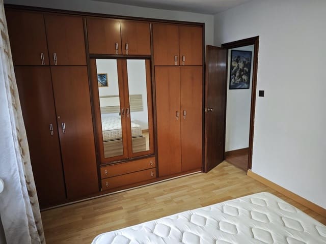 4 quarto Apartamento para arrendar em Carolinas Altas, Alicante cidade - 900 € (Ref: 9677578)