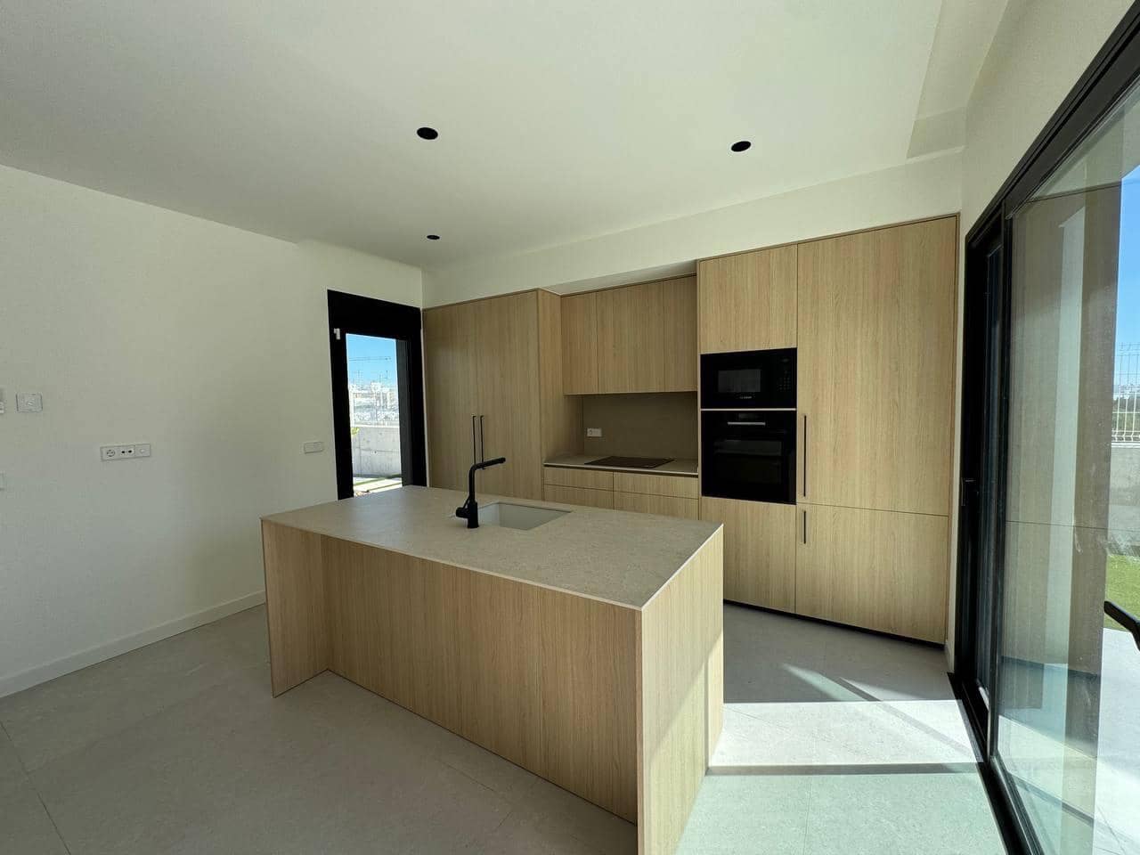 3 slaapkamer Villa te koop in Finestrat met zwembad - € 850.000 (Ref: 9679948)