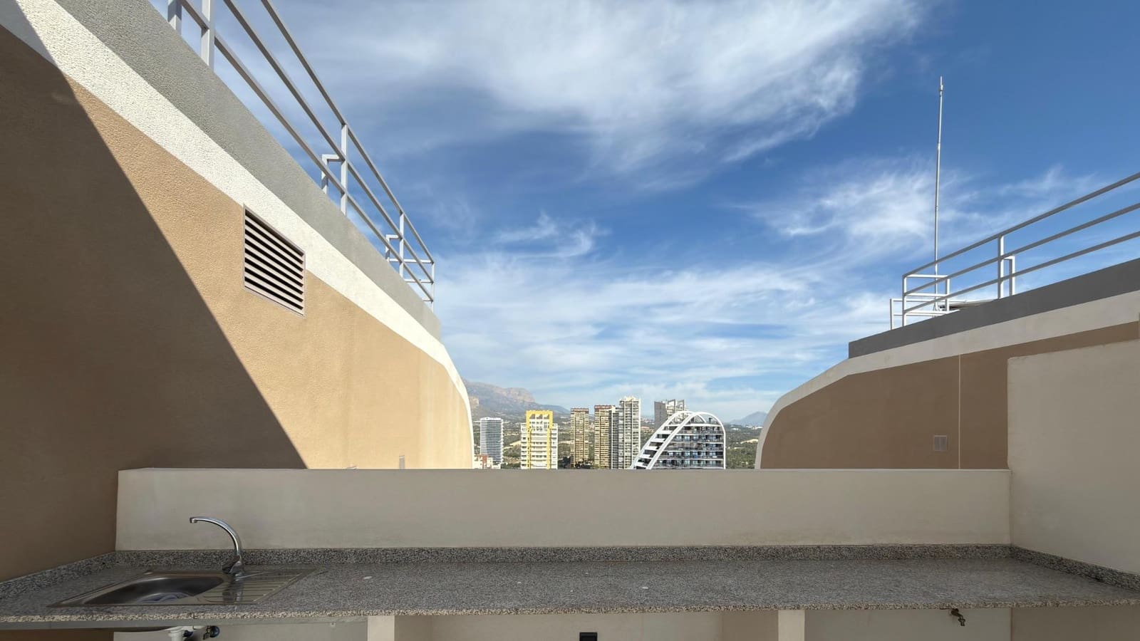 3 soveværelse Penthouse til salg i Benidorm med swimmingpool - € 1.339.000 (Ref: 9695445)