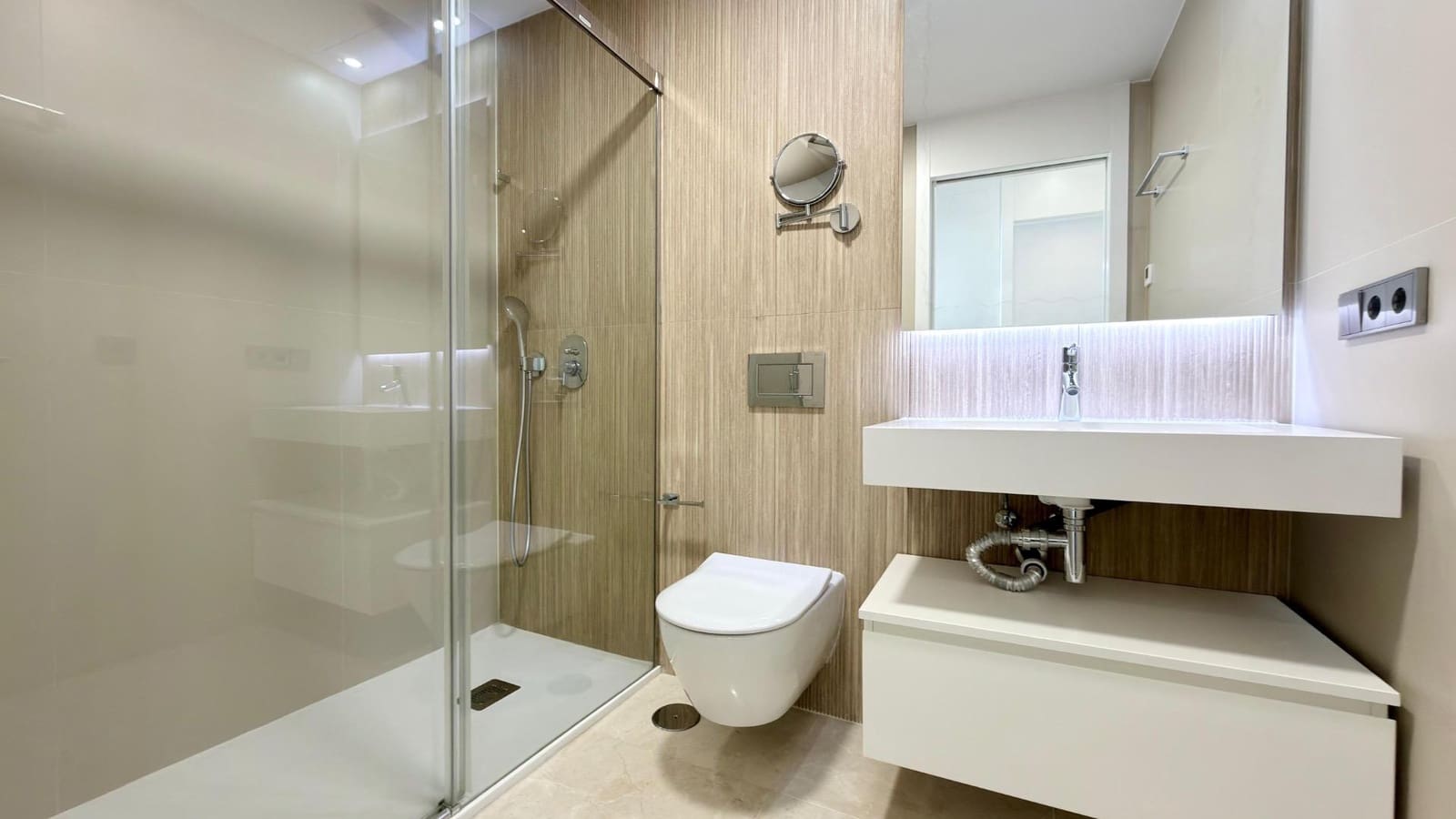 3 soveværelse Penthouse til salg i Benidorm med swimmingpool - € 1.339.000 (Ref: 9695445)