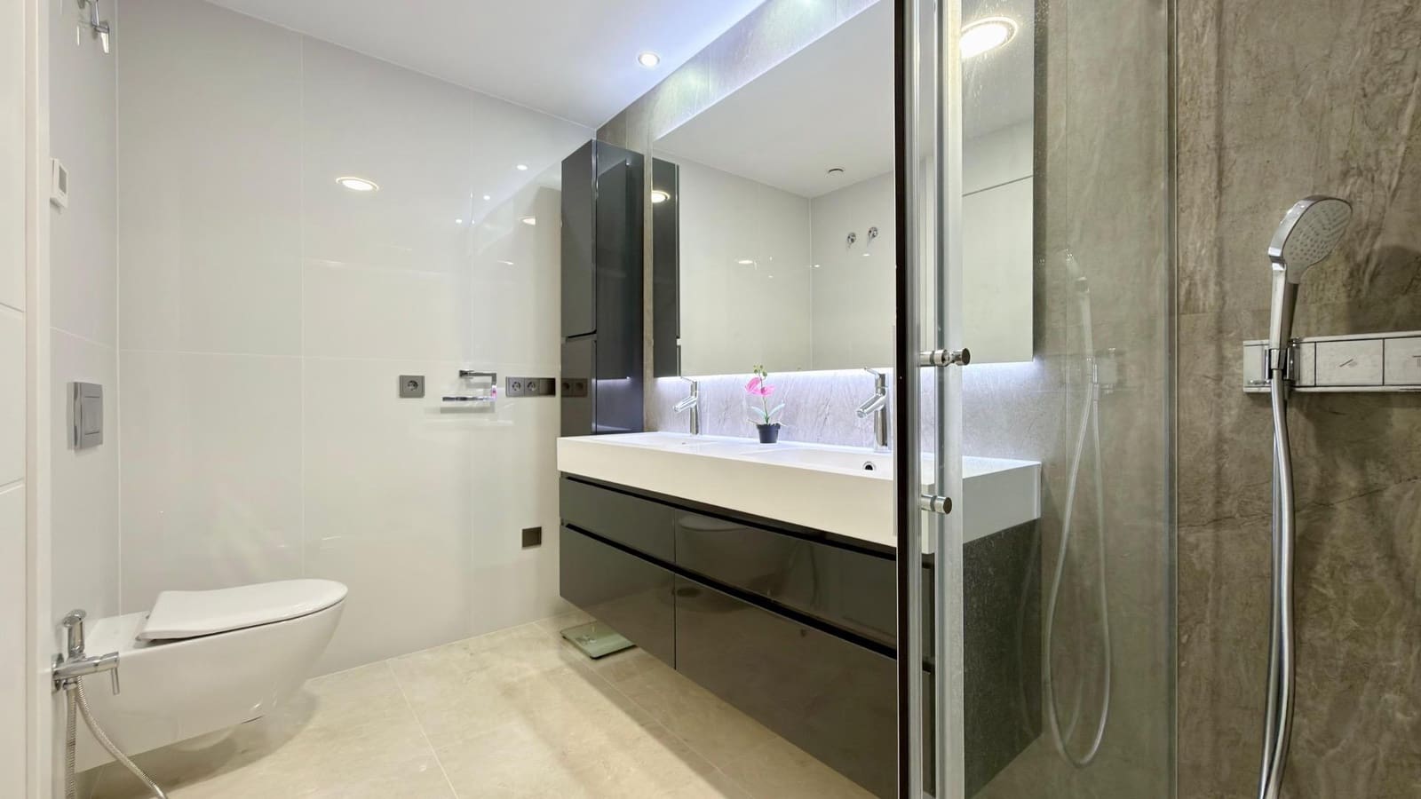 3 soveværelse Penthouse til salg i Benidorm med swimmingpool - € 1.339.000 (Ref: 9695445)