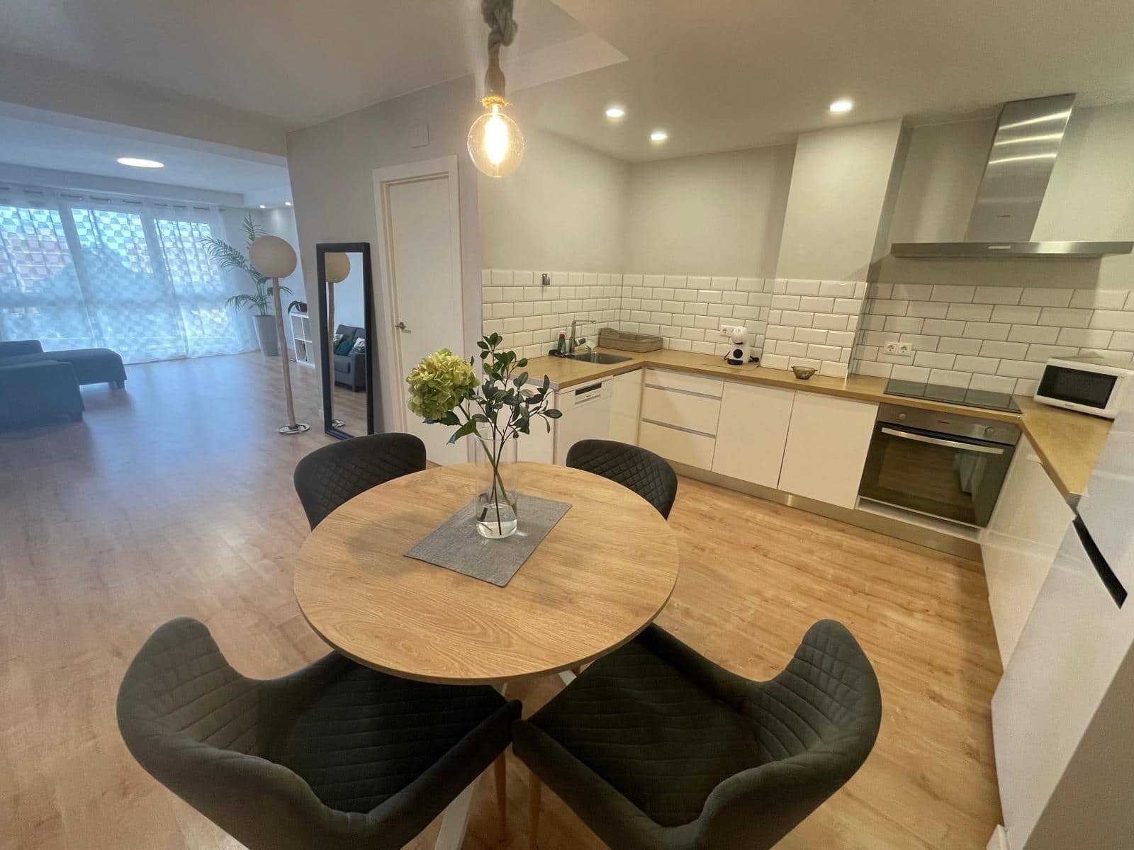 3 bedroom Flat for rent in Alicante / Alacant city - € 1,400 (Ref: 9698890)