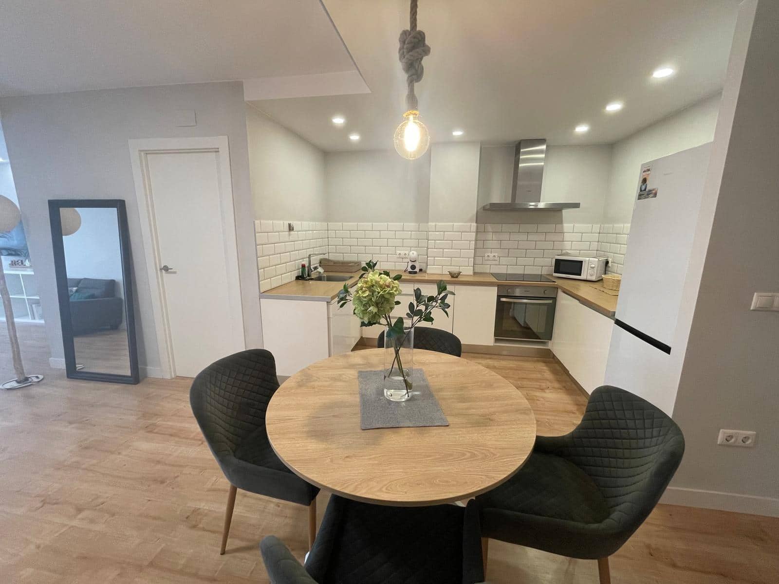 3 bedroom Flat for rent in Alicante / Alacant city - € 1,400 (Ref: 9698890)