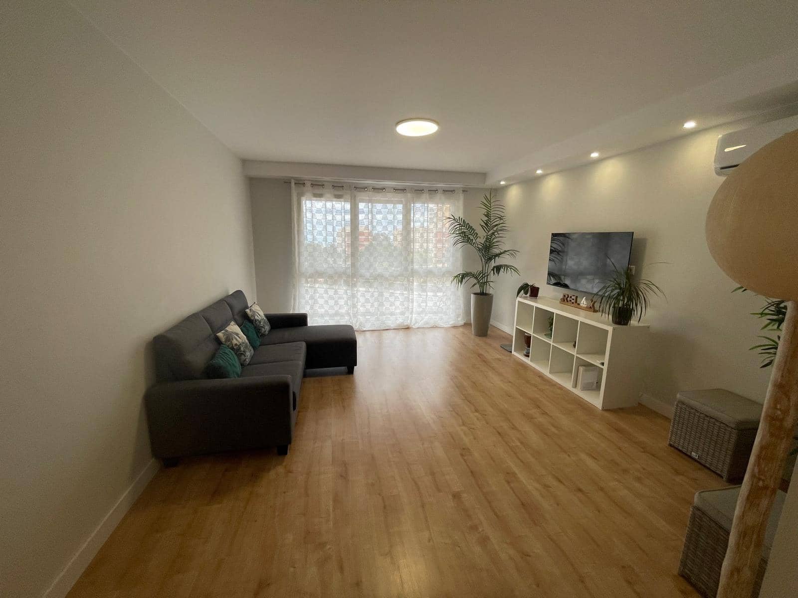 3 bedroom Flat for rent in Alicante / Alacant city - € 1,400 (Ref: 9698890)