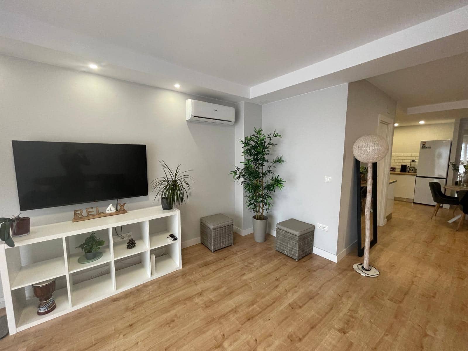 3 bedroom Flat for rent in Alicante / Alacant city - € 1,400 (Ref: 9698890)