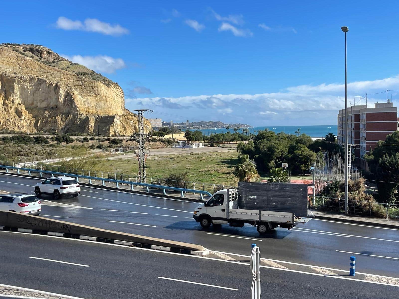 3 bedroom Flat for rent in Alicante / Alacant city - € 1,400 (Ref: 9698890)