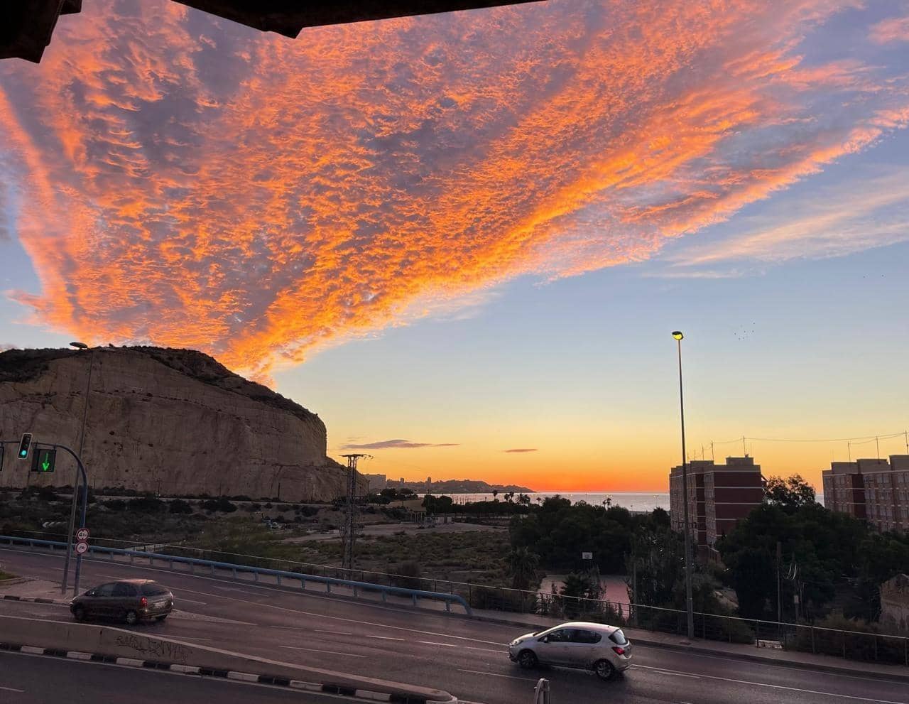 3 bedroom Flat for rent in Alicante / Alacant city - € 1,400 (Ref: 9698890)