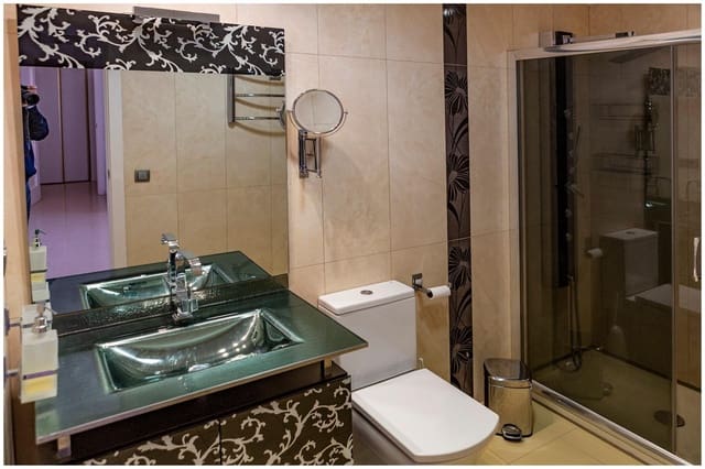 2 bedroom Flat for rent in Alicante / Alacant city with pool garage - € 1,300 (Ref: 9701719)