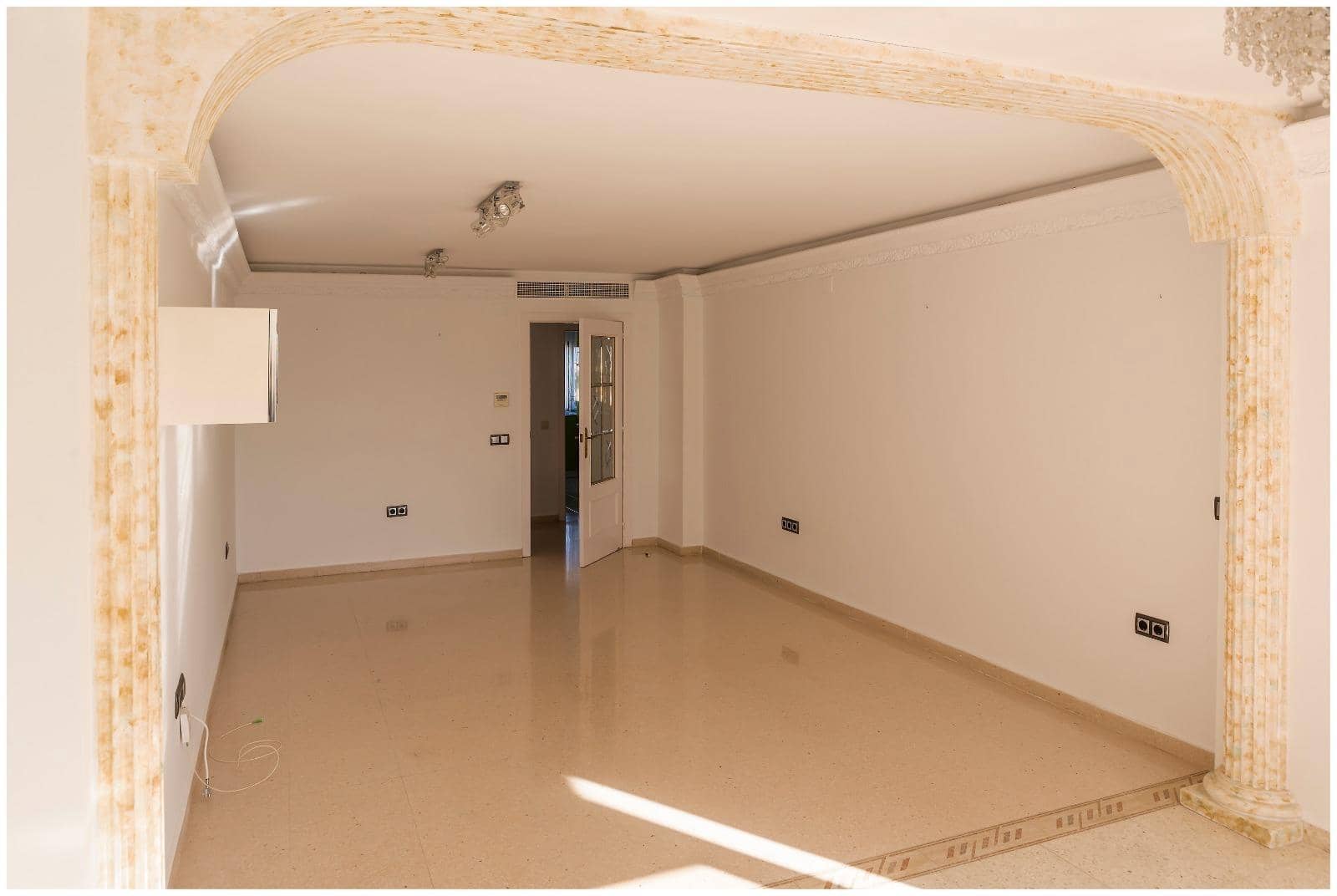 2 bedroom Flat for rent in Alicante / Alacant city with pool garage - € 1,300 (Ref: 9701719)