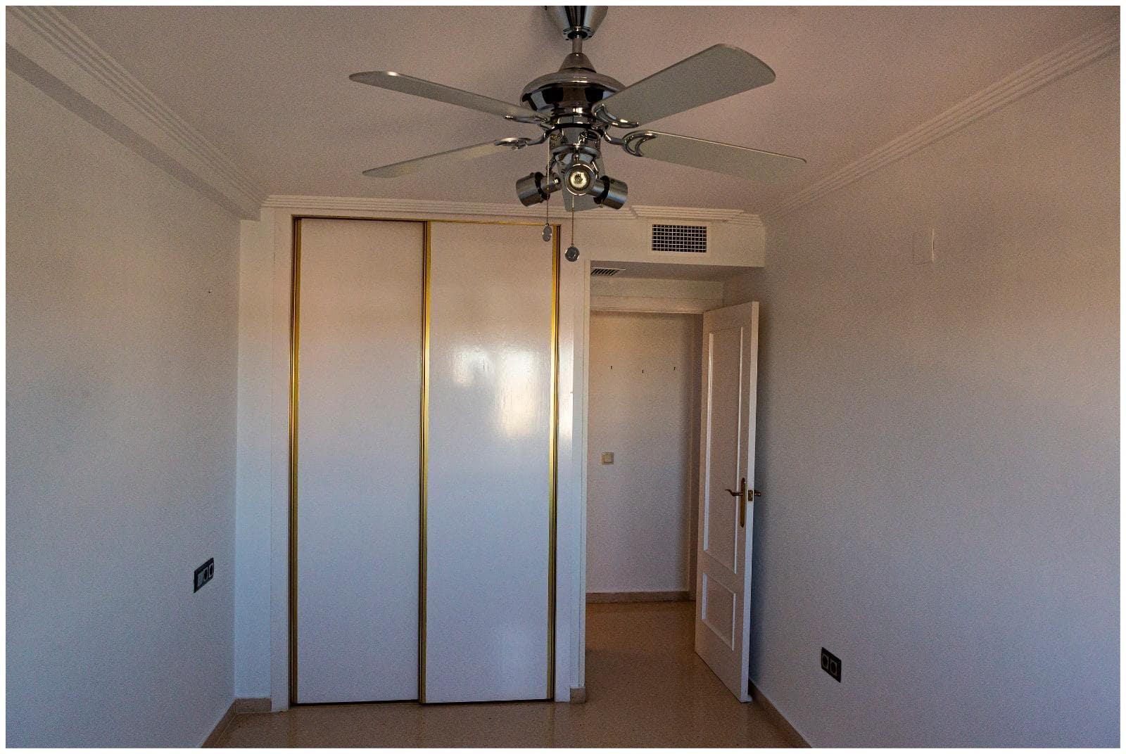 2 bedroom Flat for rent in Alicante / Alacant city with pool garage - € 1,300 (Ref: 9701719)