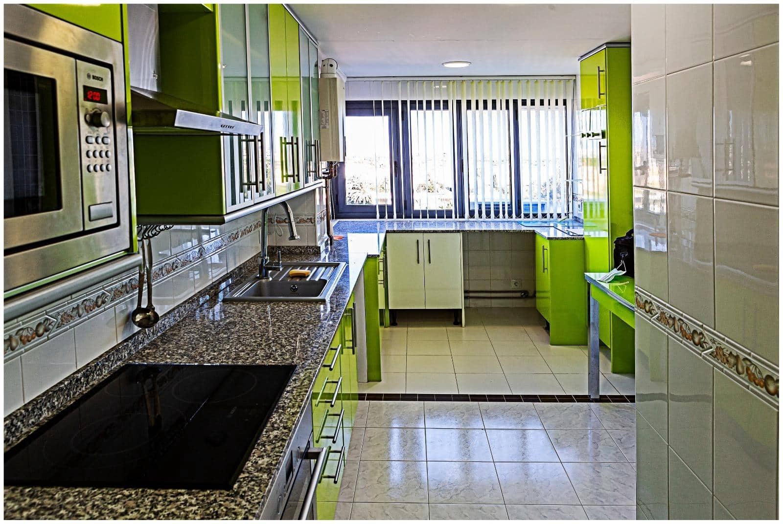 2 bedroom Flat for rent in Alicante / Alacant city with pool garage - € 1,300 (Ref: 9701719)