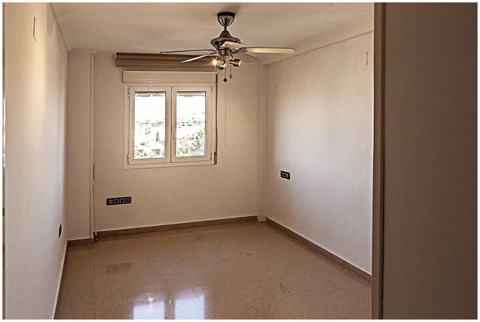 2 bedroom Flat for rent in Alicante / Alacant city with pool garage - € 1,300 (Ref: 9701719)