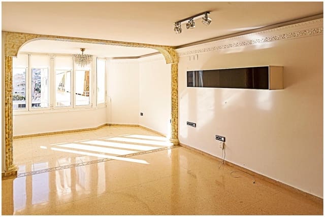 2 bedroom Flat for rent in Alicante / Alacant city with pool garage - € 1,300 (Ref: 9701719)