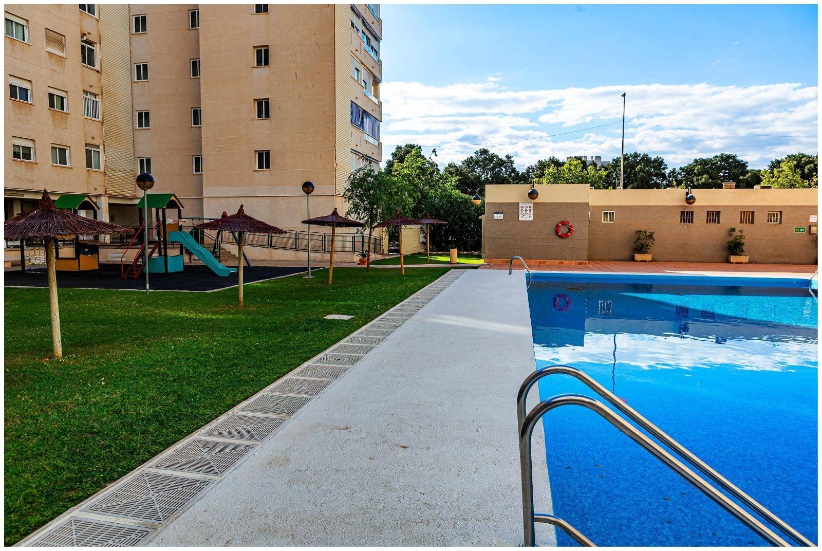 2 bedroom Flat for rent in Alicante / Alacant city with pool garage - € 1,300 (Ref: 9701719)